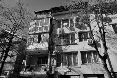 Bulgaristan, Filibe; 6 Marxh 2025, şehrin orta caddesindeki eski bir bina - EDITORIAL