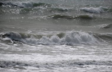 İtalya, Sicilya Kanalı, kışın sert Akdeniz