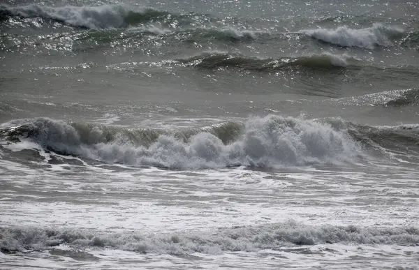 İtalya, Sicilya Kanalı, kışın sert Akdeniz