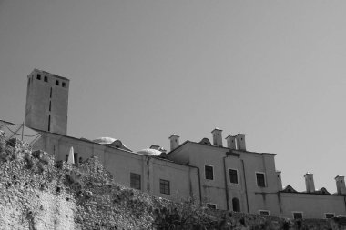 Yunanistan, Kavala, limandaki eski binalar 