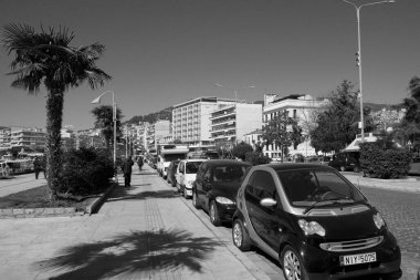 Yunanistan, Kavala, 8 Mart 2025, şehir trafiği - EDITORIAL