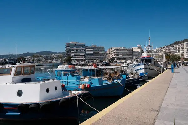 Yunanistan, Kavala, 8 Mart 2025, şehrin ve limanın panoramik manzarası - EDITORIAL