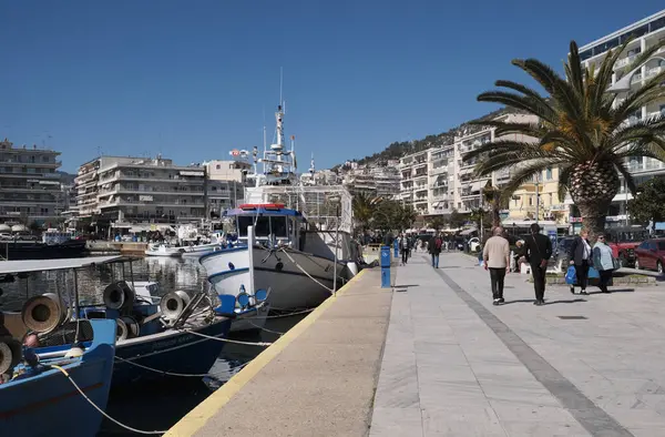 Yunanistan, Kavala, 8 Mart 2025, şehrin ve limanın panoramik manzarası - EDITORIAL