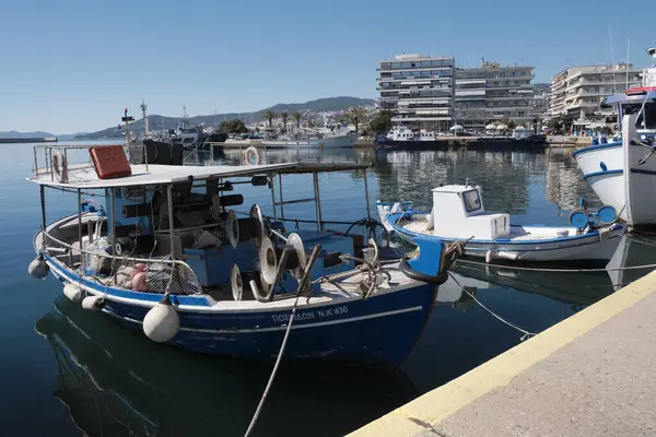 Yunanistan, Kavala, 8 Mart 2025, şehrin ve limanın panoramik manzarası - EDITORIAL