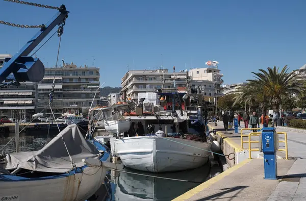 Yunanistan, Kavala, 8 Mart 2025, şehrin ve limanın panoramik manzarası - EDITORIAL