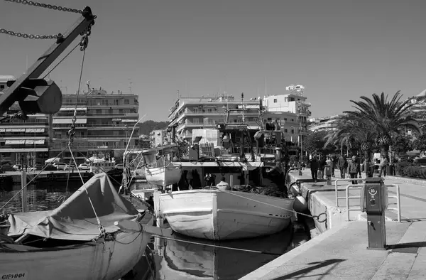 Yunanistan, Kavala, 8 Mart 2025, şehrin ve limanın panoramik manzarası - EDITORIAL