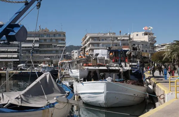 Yunanistan, Kavala, 8 Mart 2025, şehrin ve limanın panoramik manzarası - EDITORIAL