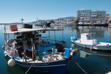 Yunanistan, Kavala ve limanda balıkçı tekneleri 