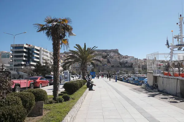 Yunanistan, Kavala, 8 Mart 2025, şehrin ve limanın panoramik manzarası - EDITORIAL