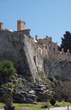 Yunanistan, Kavala, limandaki eski binalar 