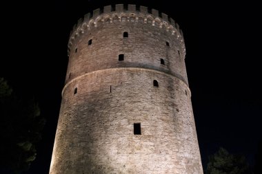 Yunanistan, Selanik; Beyaz Kule manzarası, şehrin gezinti güvertesi, gece