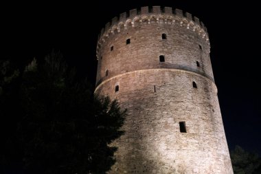 Yunanistan, Selanik; Beyaz Kule manzarası, şehrin gezinti güvertesi, gece