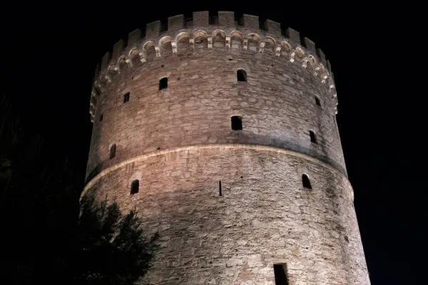 Yunanistan, Selanik; Beyaz Kule manzarası, şehrin gezinti güvertesi, gece