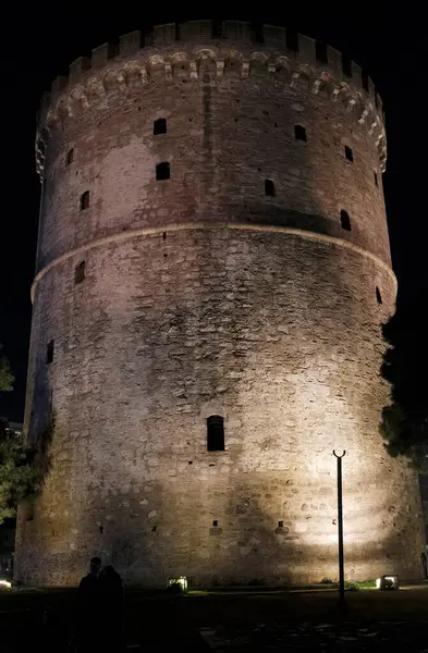 Yunanistan, Selanik; Beyaz Kule manzarası, şehrin gezinti güvertesi, gece