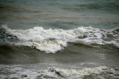 İtalya, Sicilya Kanalı, kışın sert Akdeniz