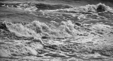 İtalya, Sicilya Kanalı, kışın sert Akdeniz