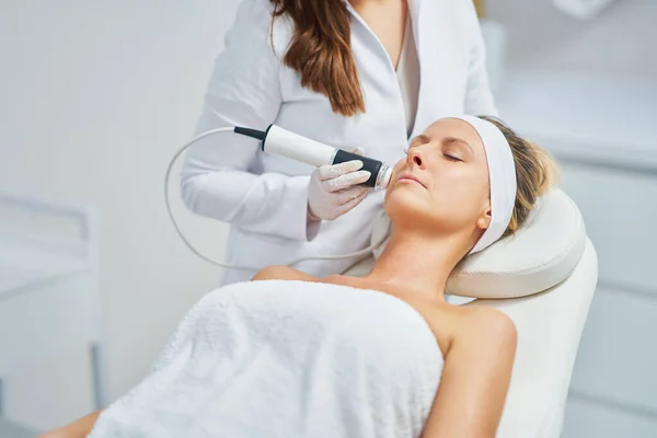 Woman Beauty Salon Having Face Body Treatment High Quality Photo — Foto de Stock