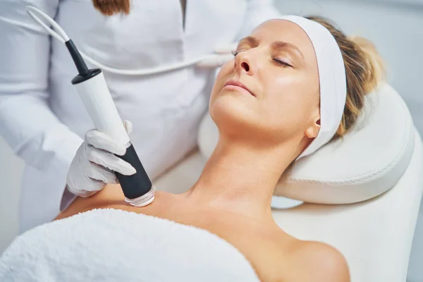 Woman Beauty Salon Having Face Body Treatment High Quality Photo — Stock Photo, Image