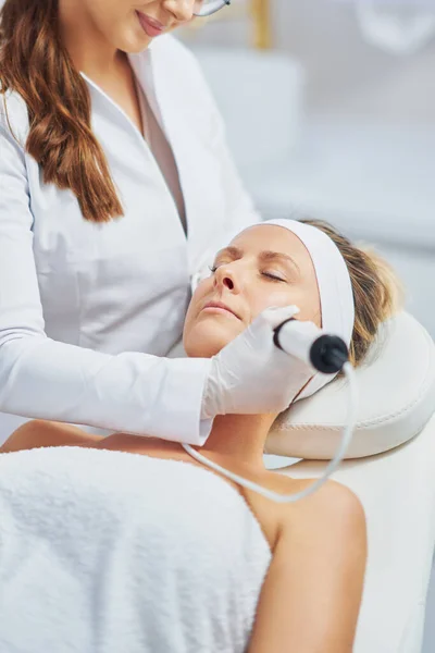 Woman Beauty Salon Having Face Body Treatment High Quality Photo — Foto de Stock