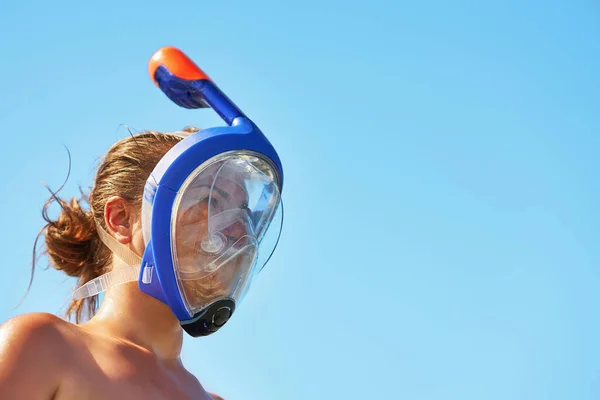 Portret Van Een Vrouw Met Een Snorkelmasker Hoge Kwaliteit Foto — Stockfoto