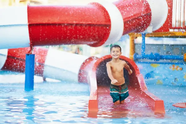 Picture Young Boy Playing Outdoor Aqua Park High Quality Photo — Stock Photo, Image