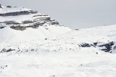 Madonna di Campiglio kar rotalarının resimleri. Yüksek kalite fotoğraf