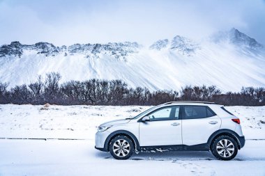 İzlanda 'nın tipik kış yolu fotoğrafı. Yüksek kalite fotoğraf