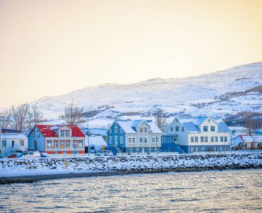 Eyjafjordur manzaralı Akureyri şehir manzarası. Yüksek kalite fotoğraf