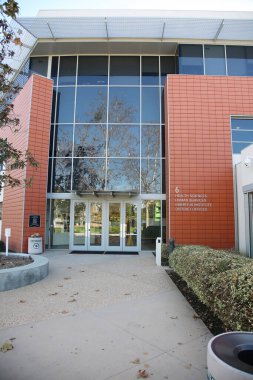 Şehrin modern binası