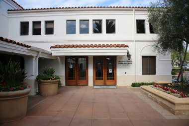 Laguna Hills, California - ABD - 8 Ocak 2023: Laguna Hills Şehir Merkezi. Laguna Hills California Şehir Merkezi ve çeşitli devlet daireleri var. Laguna Sahili