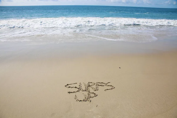 Surfs Written Sand Beach Message Handwritten Smooth Sand Beach — Foto de Stock