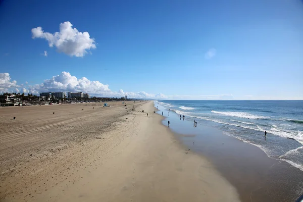 ハンティントンビーチ カリフォルニア州 2022年3月6日 ハンティントンビーチカリフォルニア州 太陽の下での楽しみ — ストック写真