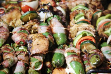 Izgara sebze şiş, kabak, sarımsak, soğan, biber