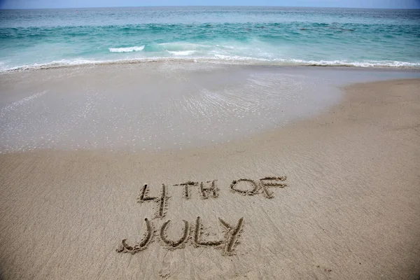 4Th July Written Sand Beach Message Handwritten Smooth Sand Beach — Stockfoto
