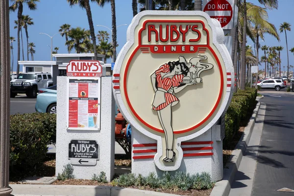 Newport Beach California Estados Unidos Mayo 2022 Ruby Diner Sign —  Fotos de Stock