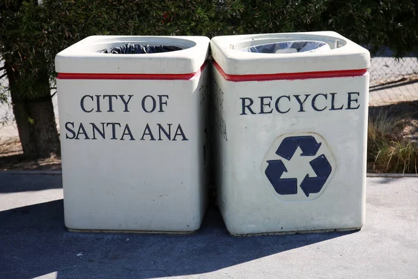 Popelnice Město Santa Ana Veřejné Popelnice Popelnice Recyklační Koš Odpadkový — Stock fotografie