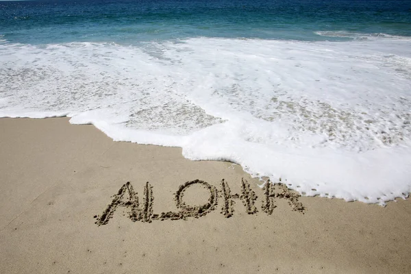 Aloha Written Sand Beach Message Handwritten Smooth Sand Beach — Stockfoto