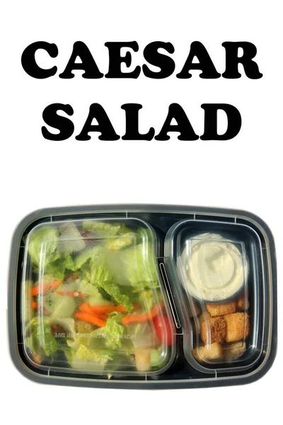 凯撒萨拉德绿色沙拉 蓝色奶酪沙拉 混合绿色沙拉 食物派递午餐 包装好的食物准备好了被白色隔离了文字空间 午饭时间 — 图库照片