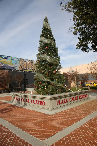 Cartel Árbol Navidad Plaza Calle Cuatro Santa Ana California Estados —  Fotos de Stock