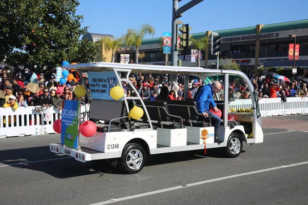 美国加利福尼亚州威斯敏斯特 2023年1月22日 在小西贡举行的庆祝农历新年游行 Tet Parade的特色包括浮游 行军乐队 彩色护卫队等等 — 图库照片