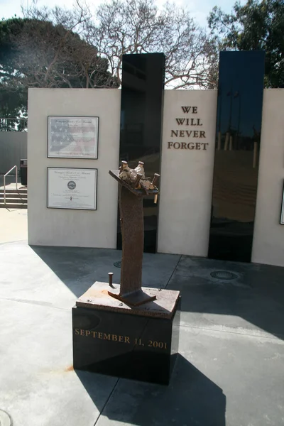 Huntington Beach Californie États Unis Avril 2023 911 Sculpture Souvenant — Photo