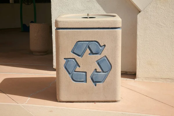 Recycle Bin Trash Can Garbage Can Recycle Container Ecology Concept — Stock Photo, Image