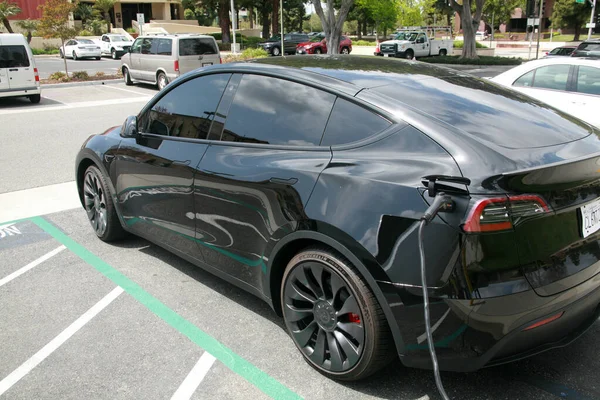 Long Beach Kaliforniya Abd Nisan 2023 Tesla Electric Car Elektrikle — Stok fotoğraf