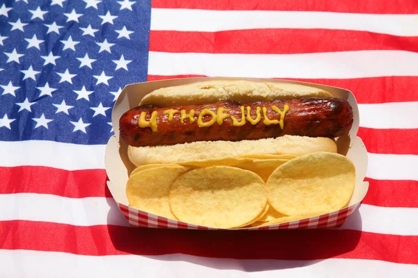 Hotdog Textem Napsaným Žluté Hořčici Izolováno Bílém — Stock fotografie