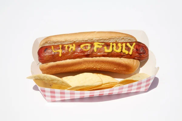 Hotdog Med Texten Skriven Gul Senap Isolerad Vitt — Stockfoto