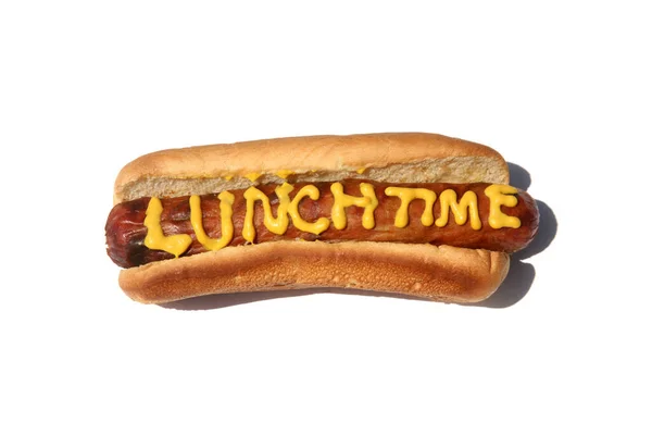 Gorący Pies Napisem Żółta Musztarda Hot Dogi Lunch Odizolowany Biało — Zdjęcie stockowe