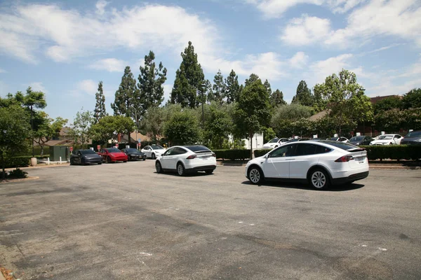 Maart 2021 Fullerton California Usa Een Elektrische Auto Geparkeerd Met — Stockfoto
