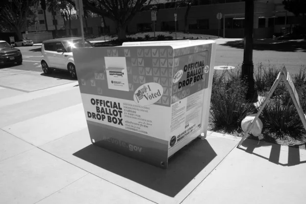 Santa Ana Califórnia Eua Junho 2023 Votação Urna Outdoors Official — Fotografia de Stock