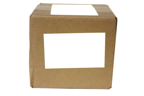 航运箱 纸板箱被白色隔离了活体动物 装运箱 包裹在邮件里 动物箱 复合纸板箱 封闭的纸板箱用胶带捆起来 用白色隔开 送你的 — 图库照片