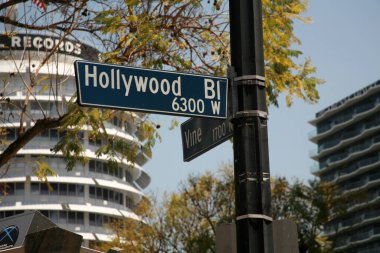 Hollywood, California USA - 12 Mayıs 2023: Hollywood California 'daki Capital Records binası. Capitol Records, Universal Music Group tarafından dağıtılan bir Amerikan plak şirketidir. Hollywood